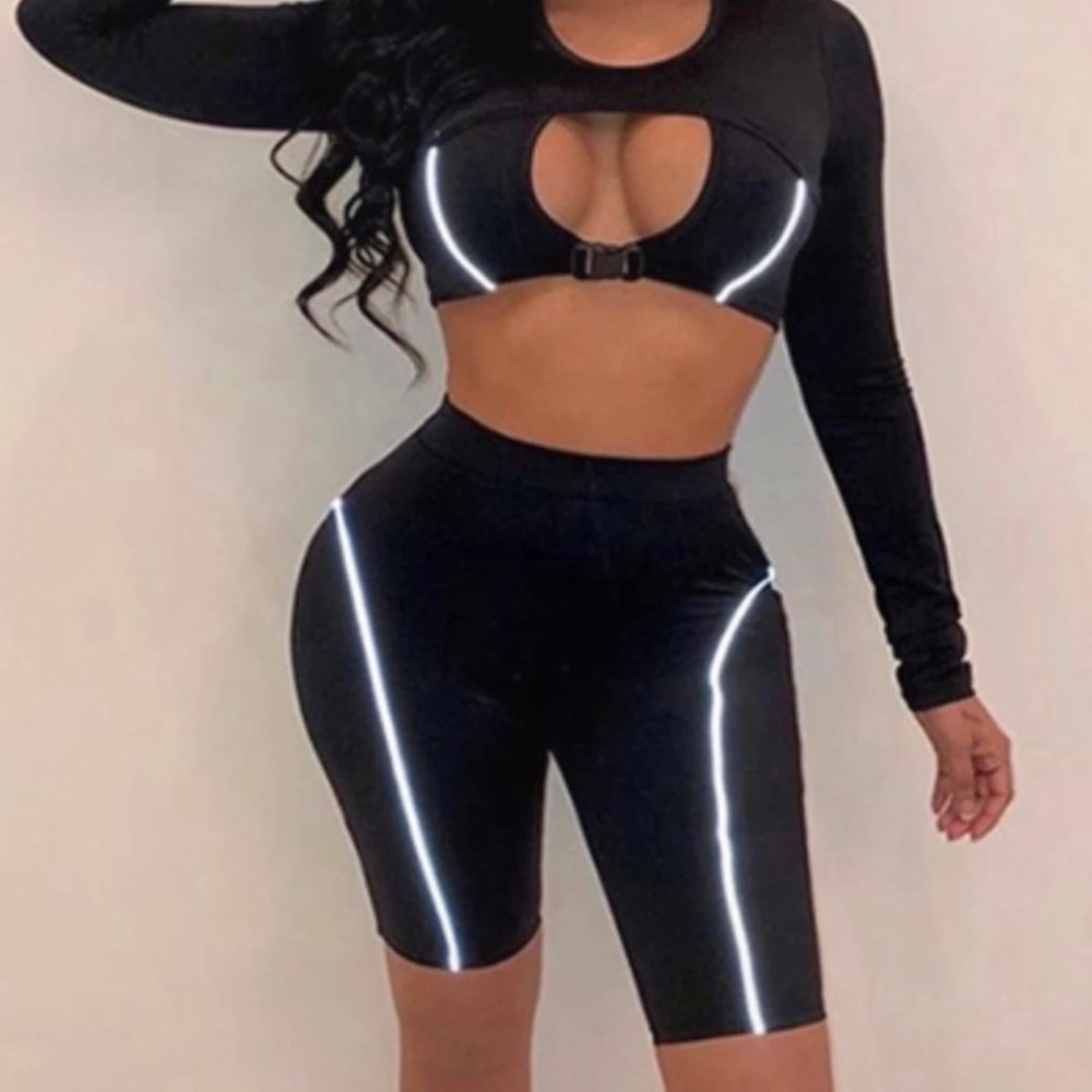 2 Piece set sizes; small and large